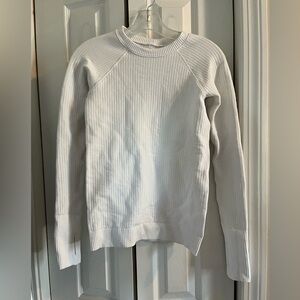 white lululemon long sleeve